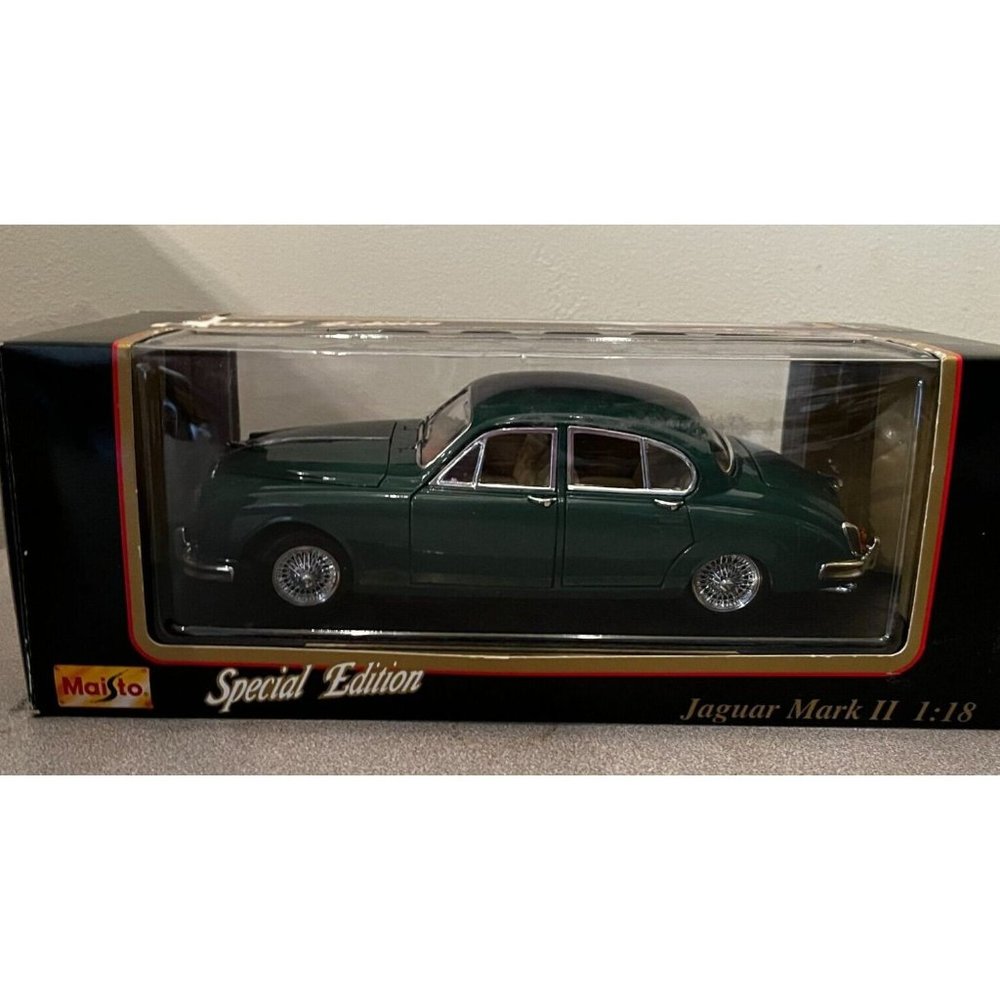 MAISTO SPECIAL EDITION 1959 JAGUAR MARK II 1/18 DIECAST 46629 New in box